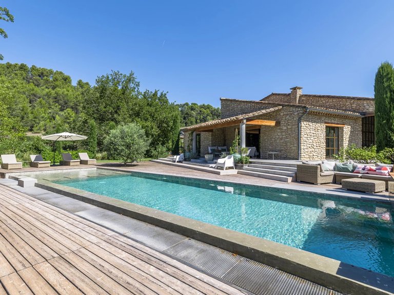Villa for Sale in Menerbes, The Luberon / Vaucluse 11