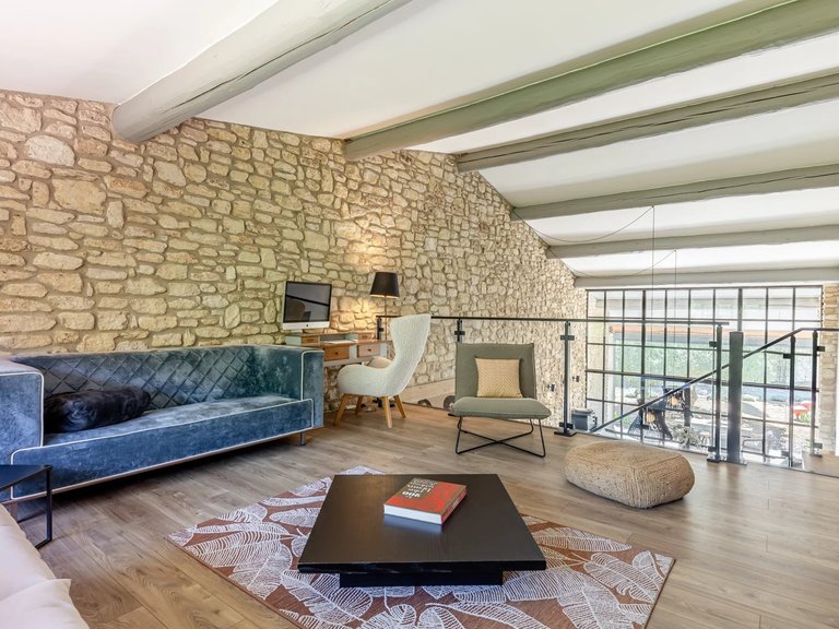 Villa for Sale in Menerbes, The Luberon / Vaucluse 16