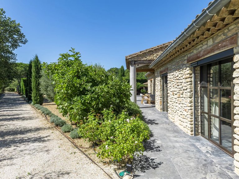 Villa for Sale in Menerbes, The Luberon / Vaucluse 20