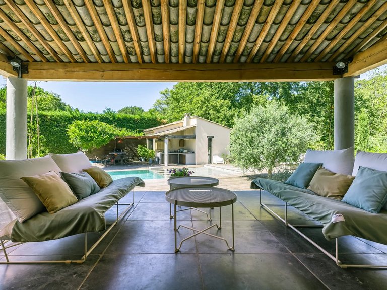 Villa for Sale in Menerbes, The Luberon / Vaucluse 4