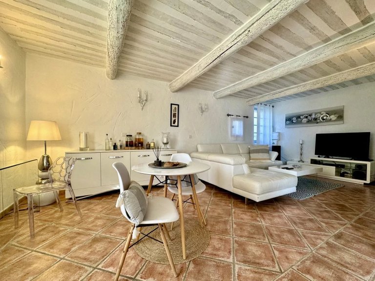 Villa for Sale in Mazan, Avignon And North Provence 2