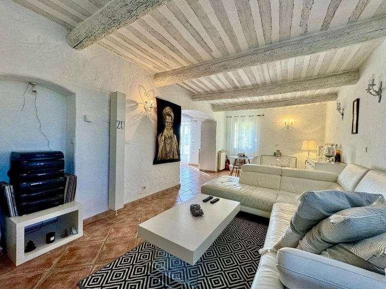 Villa for Sale in Mazan, Avignon And North Provence 7
