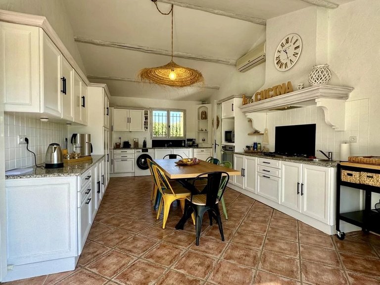Villa for Sale in Mazan, Avignon And North Provence 10