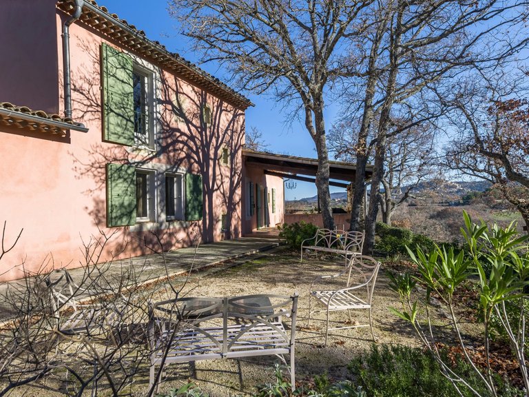 Villa for Sale in Bonnieux, The Luberon / Vaucluse 20