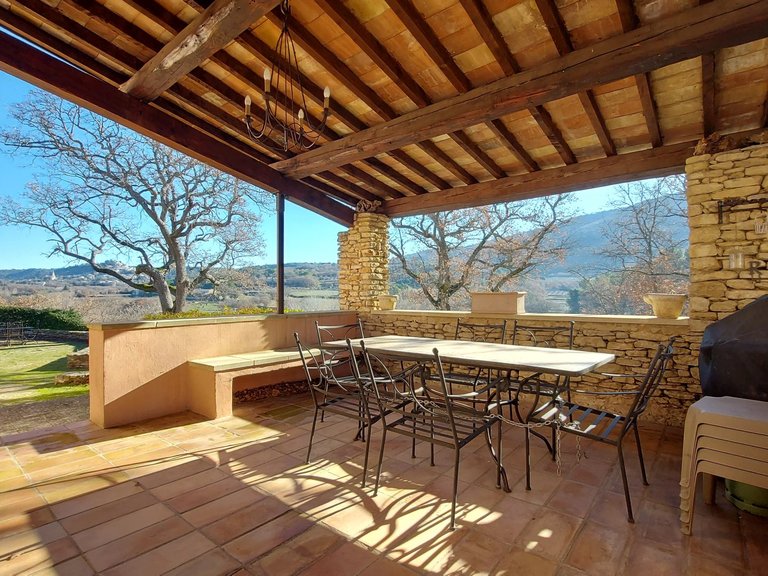 Villa for Sale in Bonnieux, The Luberon / Vaucluse 3