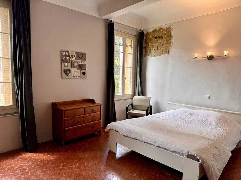 Villa for Sale in Gordes, The Luberon / Vaucluse 6