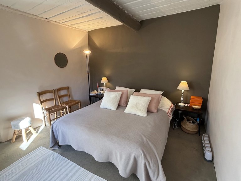 Villa for Sale in Gordes, The Luberon / Vaucluse 5