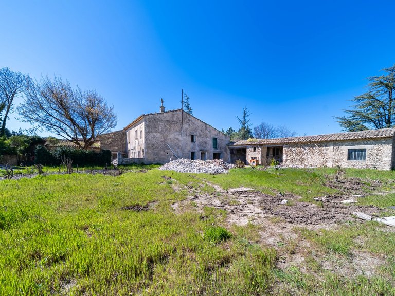 Villa for Sale in Gordes, The Luberon / Vaucluse 13