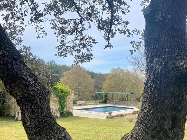 Villa for Sale in Menerbes, The Luberon / Vaucluse 9