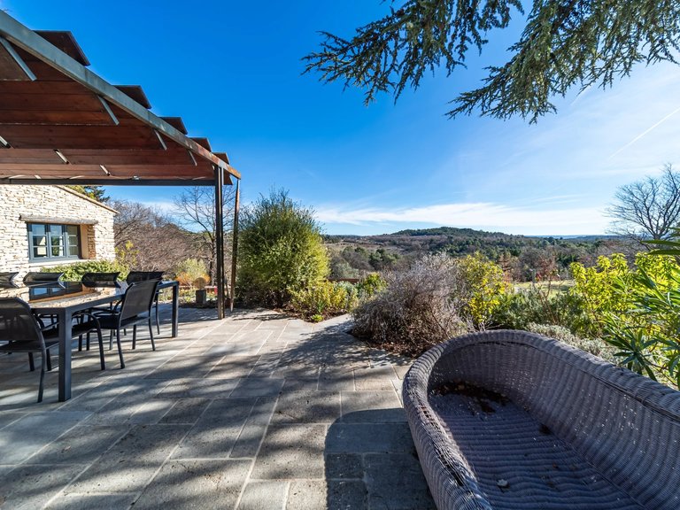 Villa for Sale in Murs, The Luberon / Vaucluse 11