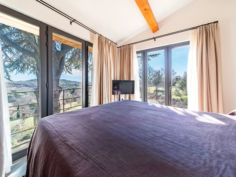 Villa for Sale in Murs, The Luberon / Vaucluse 14
