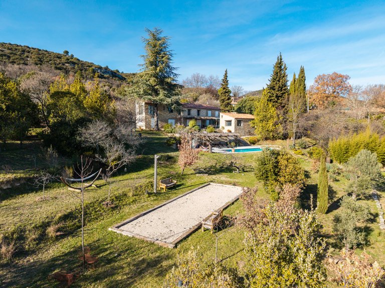 Villa for Sale in Murs, The Luberon / Vaucluse 8
