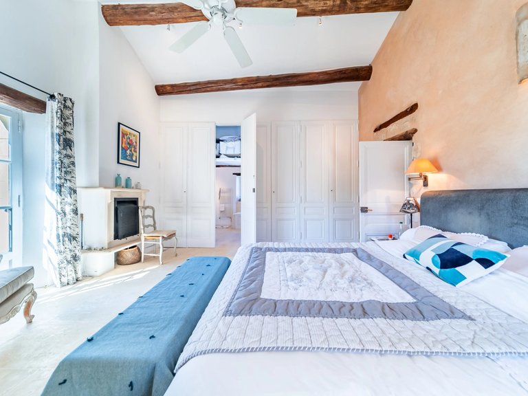 Villa for Sale in Goult, The Luberon / Vaucluse 14