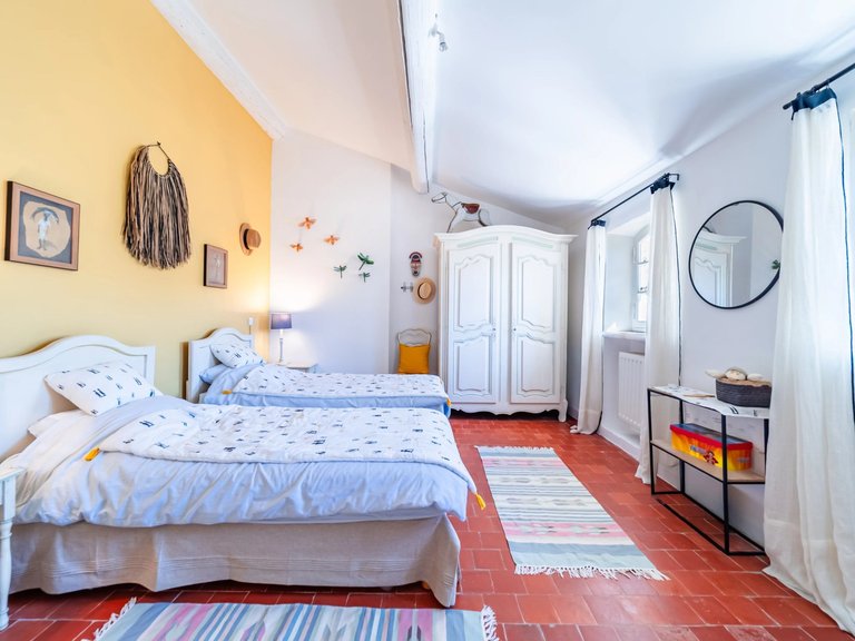 Villa for Sale in Goult, The Luberon / Vaucluse 16