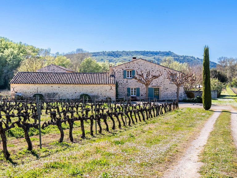 Villa for Sale in Goult, The Luberon / Vaucluse 19