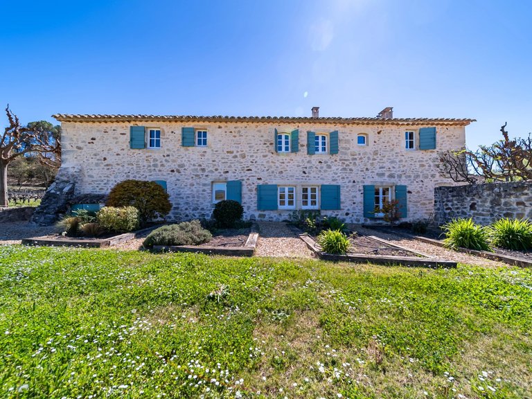 Villa for Sale in Goult, The Luberon / Vaucluse 3