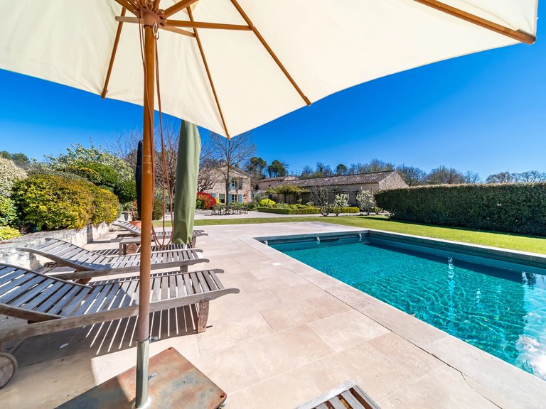 Villa for Sale in Goult, The Luberon / Vaucluse 4