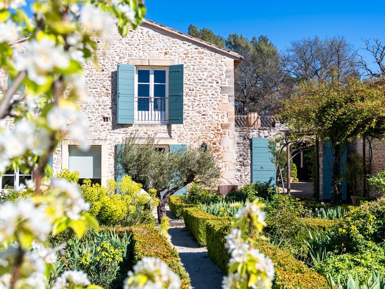 Villa for Sale in Goult, The Luberon / Vaucluse 5