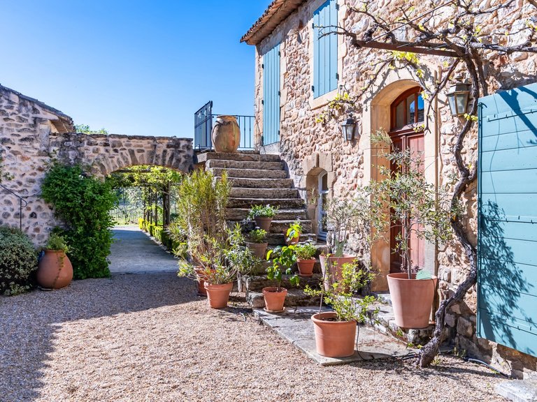 Villa for Sale in Goult, The Luberon / Vaucluse 7