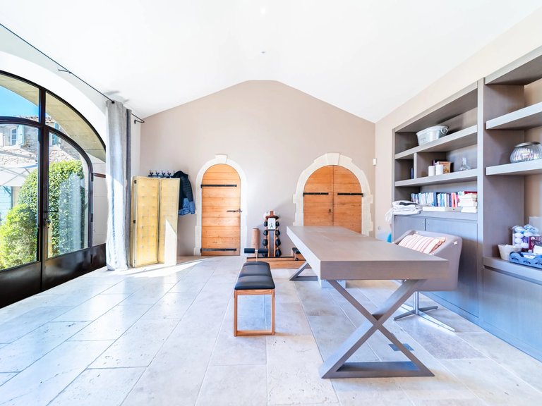 Villa for Sale in Goult, The Luberon / Vaucluse 8
