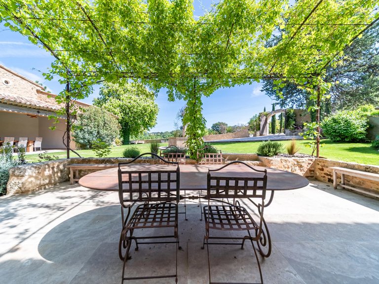 Villa for Sale in Oppede, The Luberon / Vaucluse 11