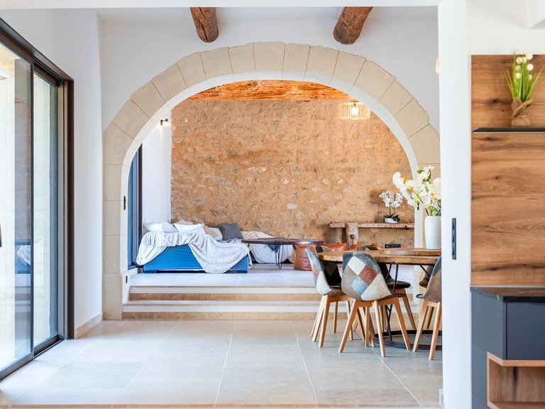Villa for Sale in Oppede, The Luberon / Vaucluse 12