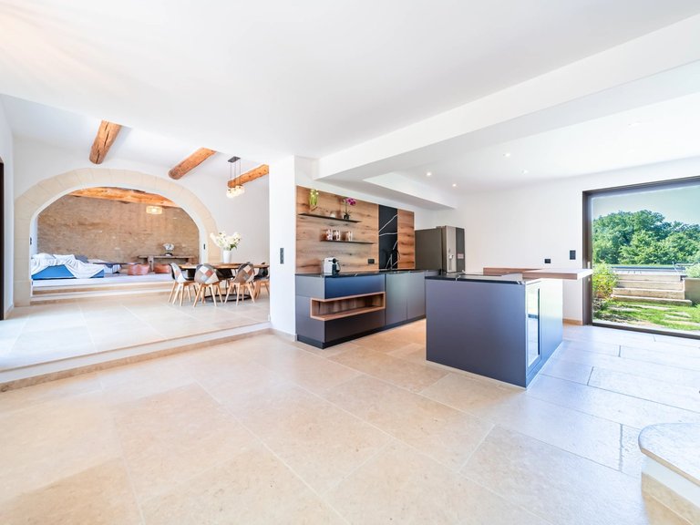 Villa for Sale in Oppede, The Luberon / Vaucluse 15