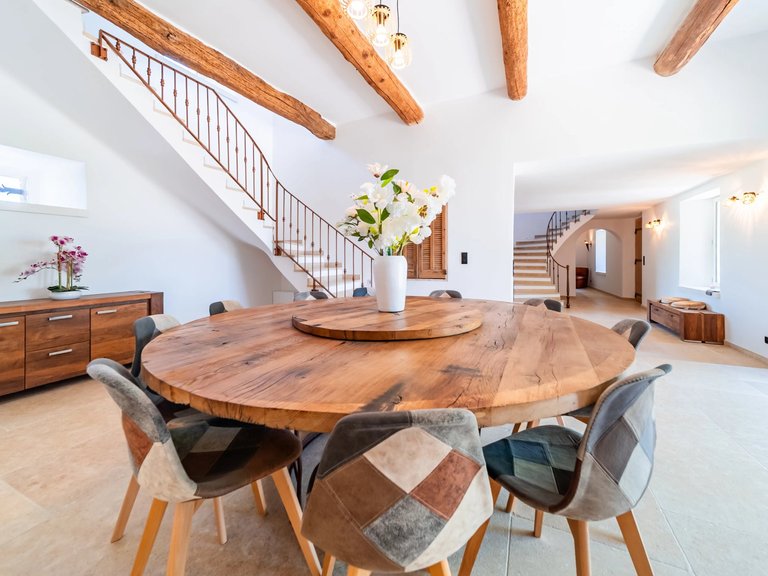 Villa for Sale in Oppede, The Luberon / Vaucluse 19
