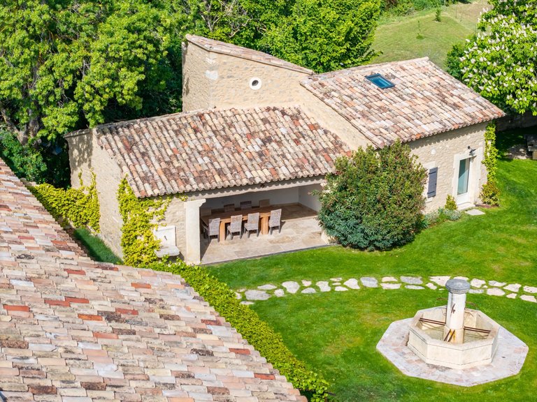 Villa for Sale in Oppede, The Luberon / Vaucluse 6