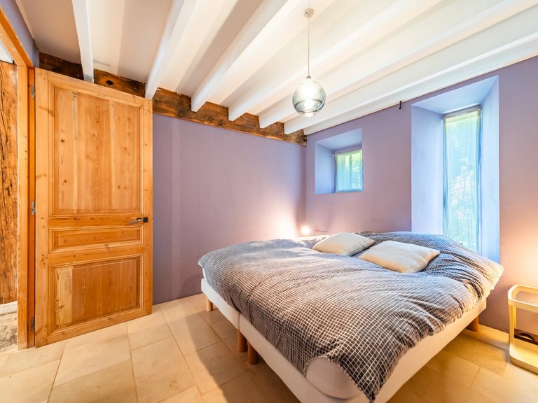 Villa for Sale in Robion, The Luberon / Vaucluse 14