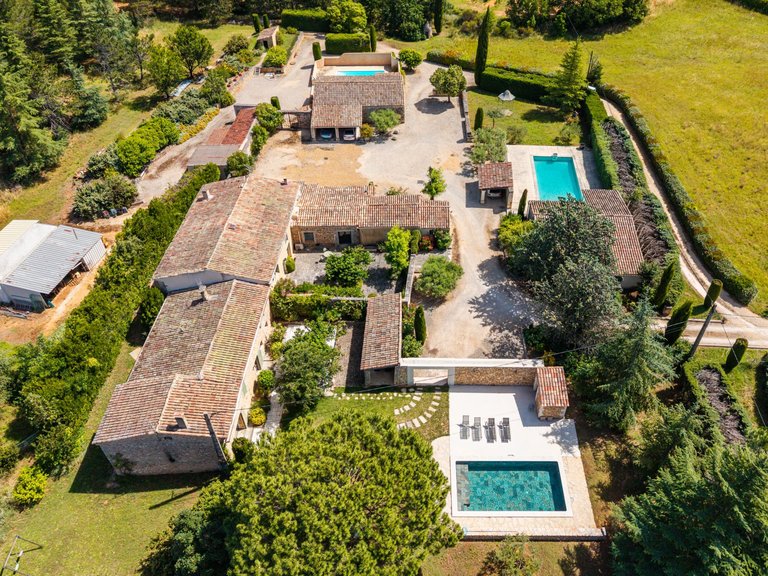 Villa for Sale in Bonnieux, The Luberon / Vaucluse 7