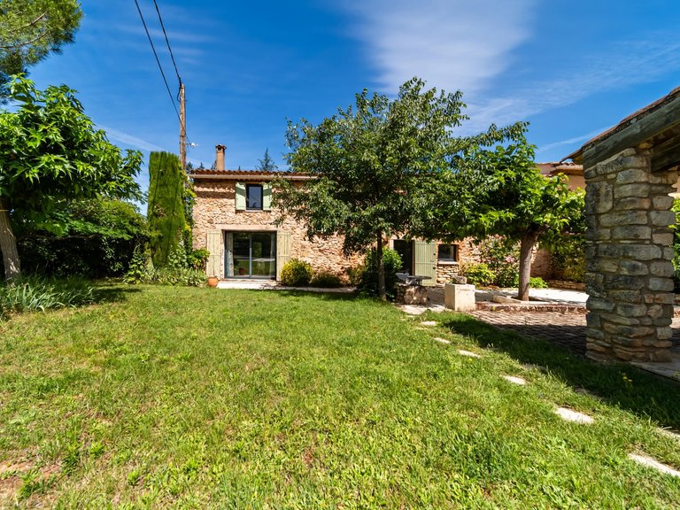 Villa for Sale in Bonnieux, The Luberon / Vaucluse 8