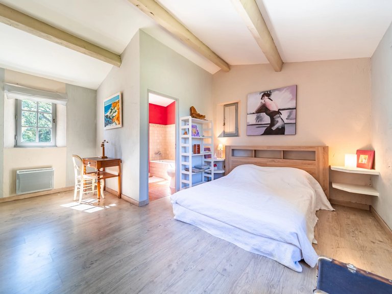Villa for Sale in Bonnieux, The Luberon / Vaucluse 12