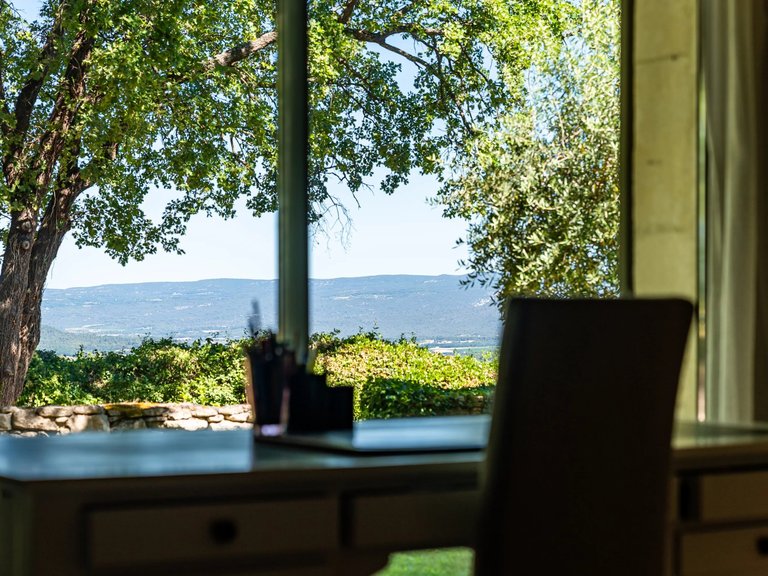 Villa for Sale in Bonnieux, The Luberon / Vaucluse 8