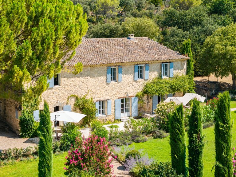 Villa for Sale in Menerbes, The Luberon / Vaucluse 1