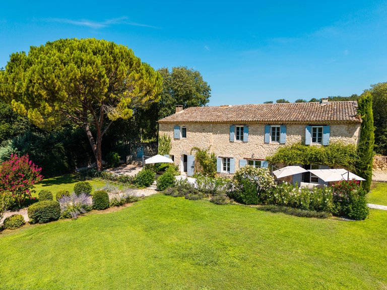 Villa for Sale in Menerbes, The Luberon / Vaucluse 4