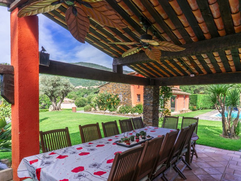Villa for Sale in Cavalaire Sur Mer, Provence Coast (cassis To Cavalaire) 11