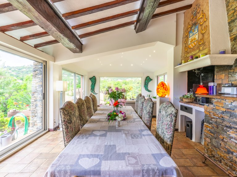 Villa for Sale in Cavalaire Sur Mer, Provence Coast (cassis To Cavalaire) 4