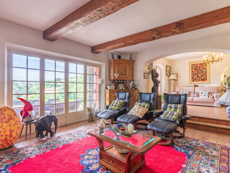 Villa for Sale in Cavalaire Sur Mer, Provence Coast (cassis To Cavalaire) 6