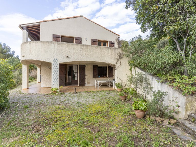 Villa for Sale in La Croix Valmer, St. Tropez, Grimaud Area 11
