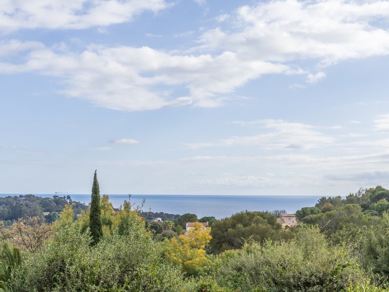 Villa for Sale in La Croix Valmer, St. Tropez, Grimaud Area 1