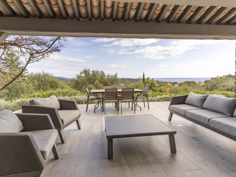 Villa for Sale in La Croix Valmer, St. Tropez, Grimaud Area 2