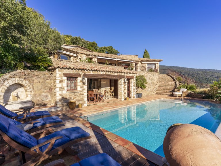 Villa for Sale in Cavalaire Sur Mer, Provence Coast (cassis To Cavalaire) 13