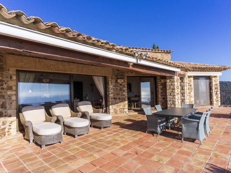 Villa for Sale in Cavalaire Sur Mer, Provence Coast (cassis To Cavalaire) 4