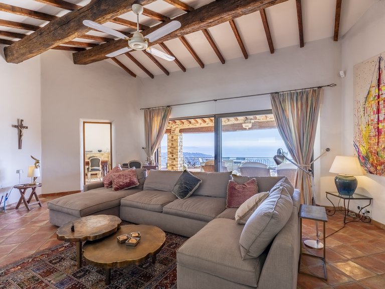 Villa for Sale in Cavalaire Sur Mer, Provence Coast (cassis To Cavalaire) 6
