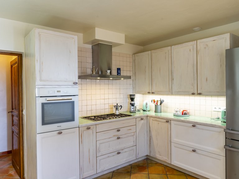 Villa for Sale in Cavalaire Sur Mer, Provence Coast (cassis To Cavalaire) 7