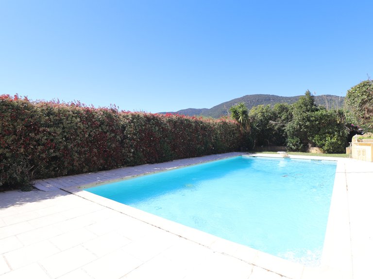 Villa for Sale in Cavalaire Sur Mer, Provence Coast (cassis To Cavalaire) 5