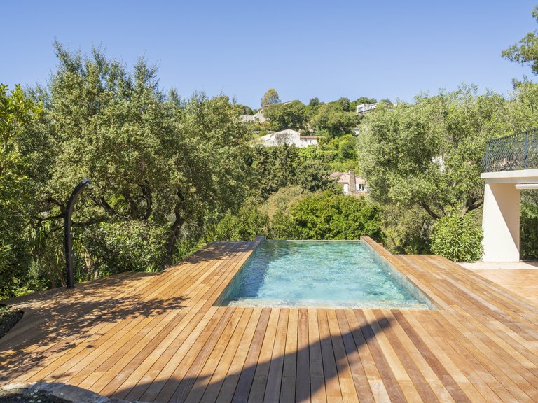 Villa for Sale in La Croix Valmer, St. Tropez, Grimaud Area 2