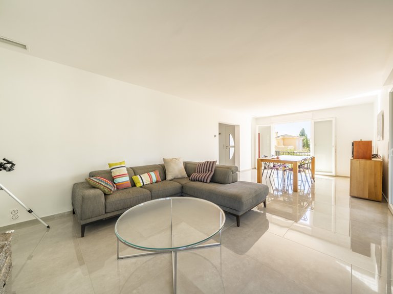 Villa for Sale in La Croix Valmer, St. Tropez, Grimaud Area 4