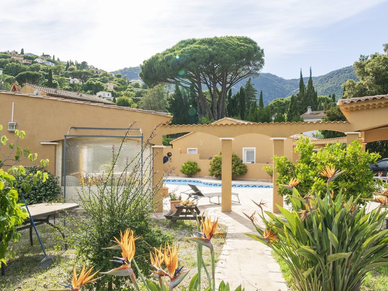 Villa for Sale in Cavalaire Sur Mer, Provence Coast (cassis To Cavalaire) 13